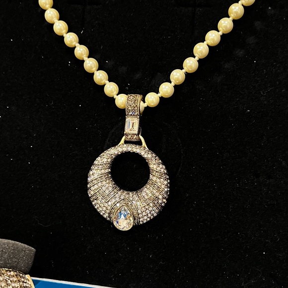 Heidi Daus White Pearl & Crystal Necklace/Bracelet Set 🤍💎 - Picture 12 of 13